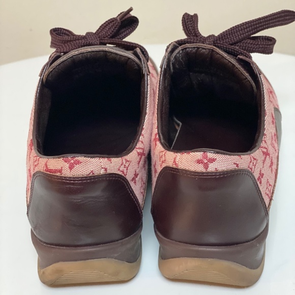 Authentic Louis Vuitton Monogram Sneakers Great Condition - Picture 4 of 11